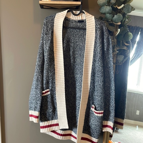 Cute fall cardigan - Picture 1 of 2